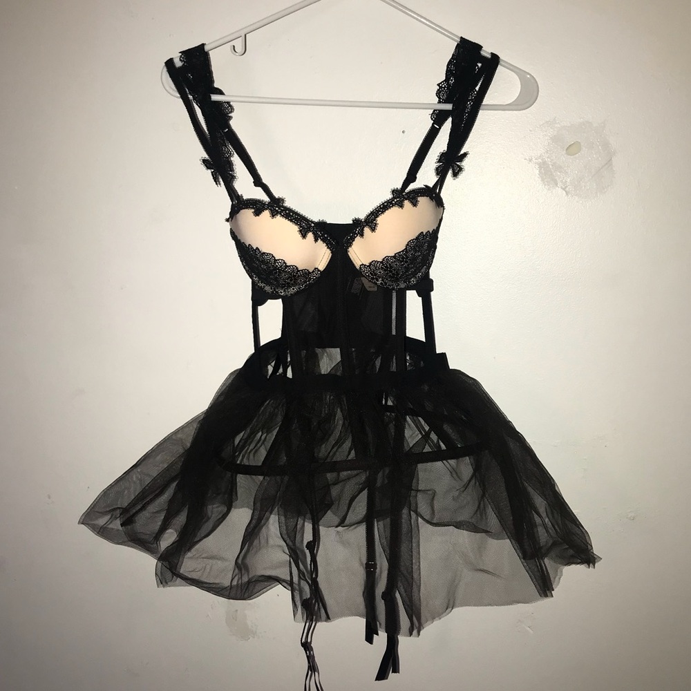 NWT Victoria’s Secret lingerie size 34B